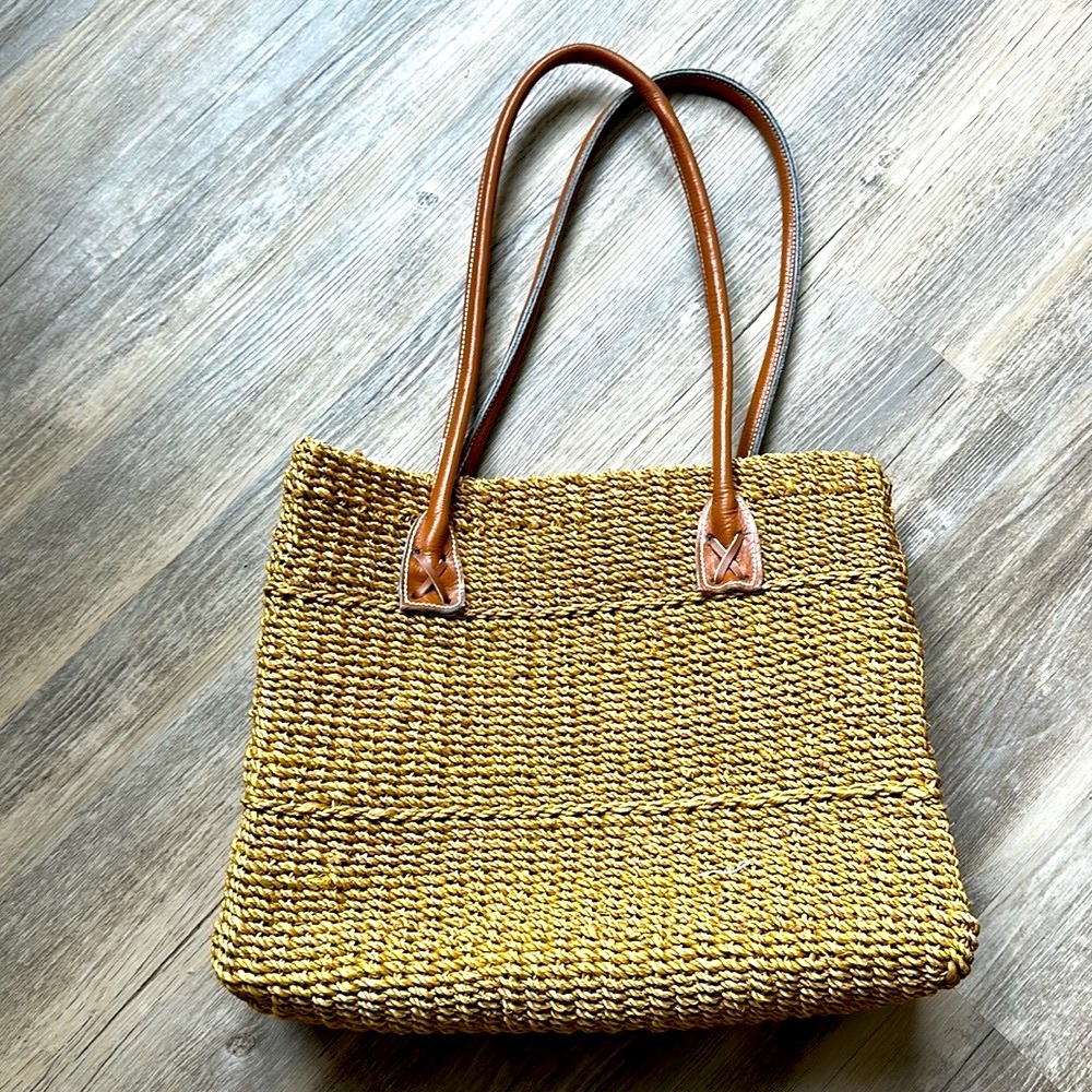 Natural Woven Jute Purse/Tote 🏝️